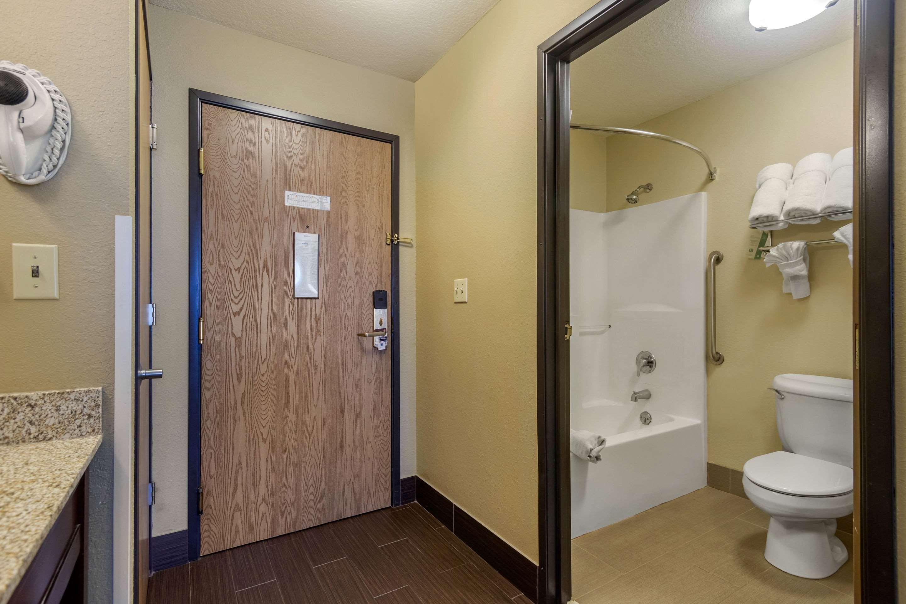Comfort Inn & Suites Питтсбург Экстерьер фото