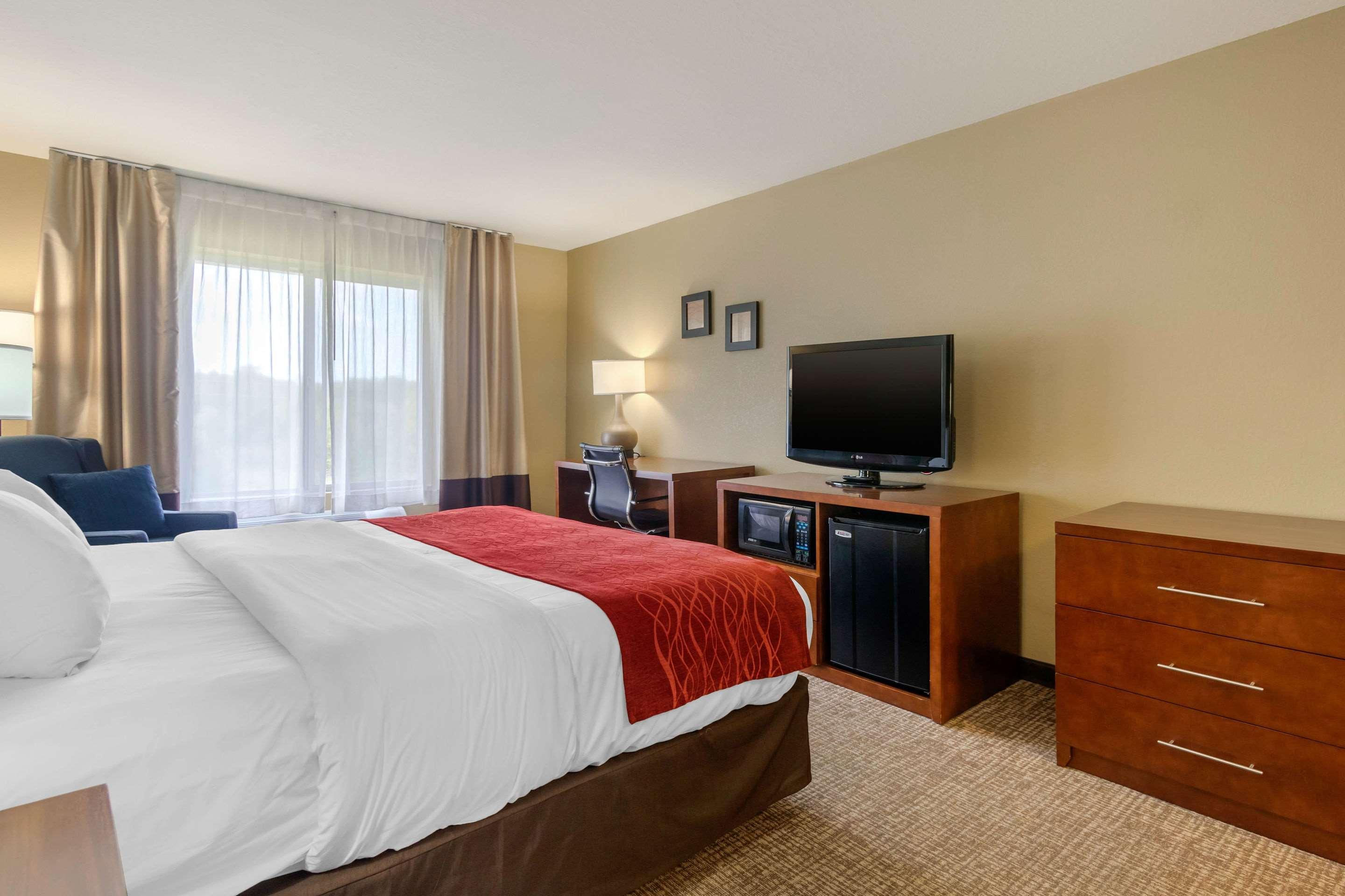 Comfort Inn & Suites Питтсбург Экстерьер фото