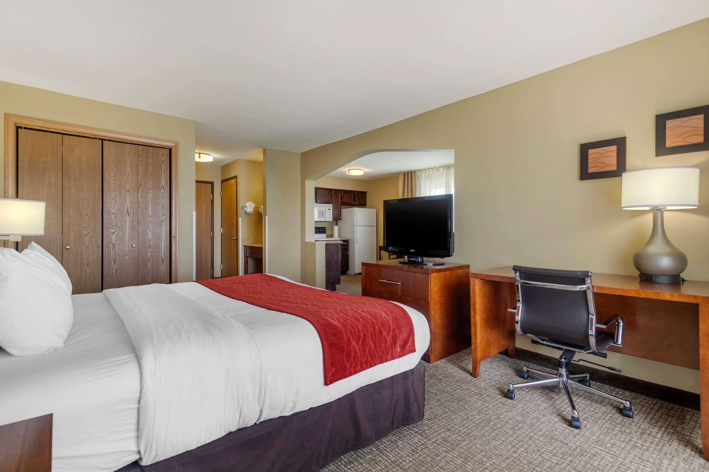 Comfort Inn & Suites Питтсбург Экстерьер фото