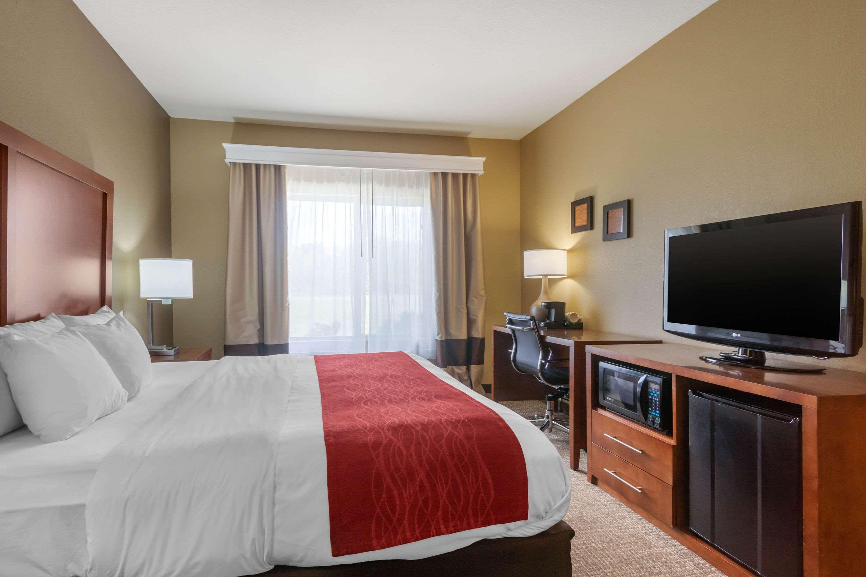 Comfort Inn & Suites Питтсбург Экстерьер фото