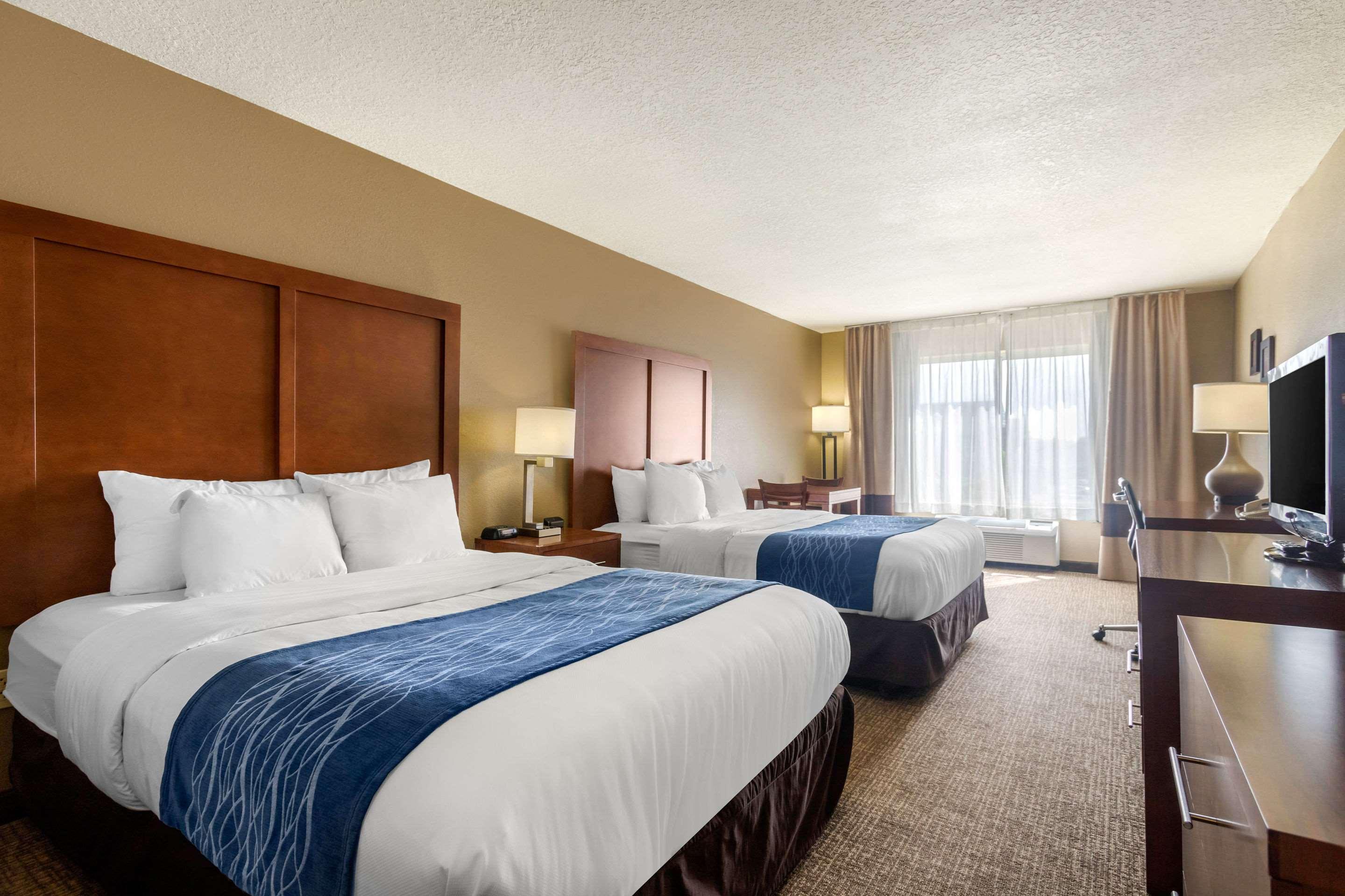 Comfort Inn & Suites Питтсбург Экстерьер фото