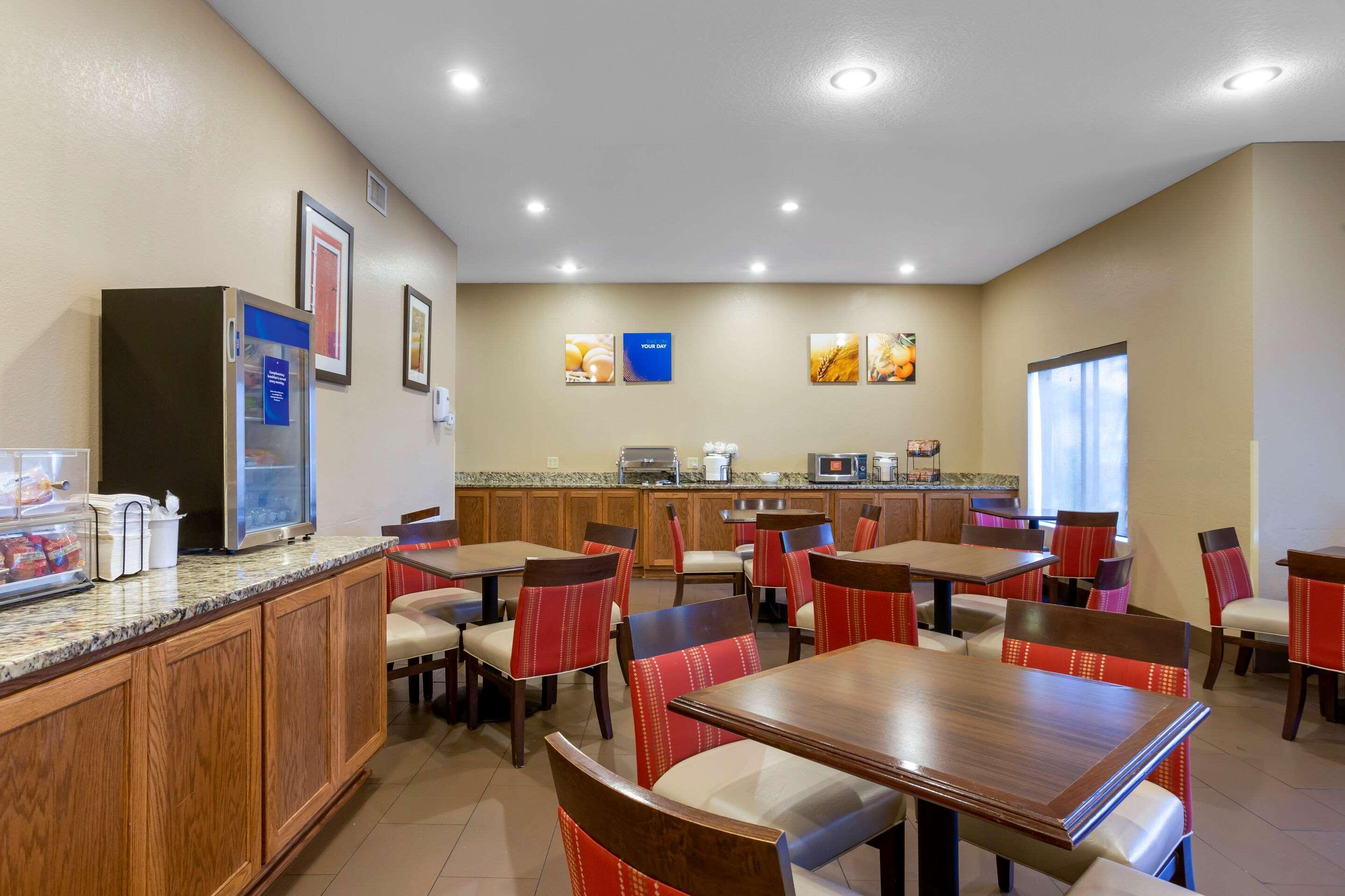 Comfort Inn & Suites Питтсбург Экстерьер фото