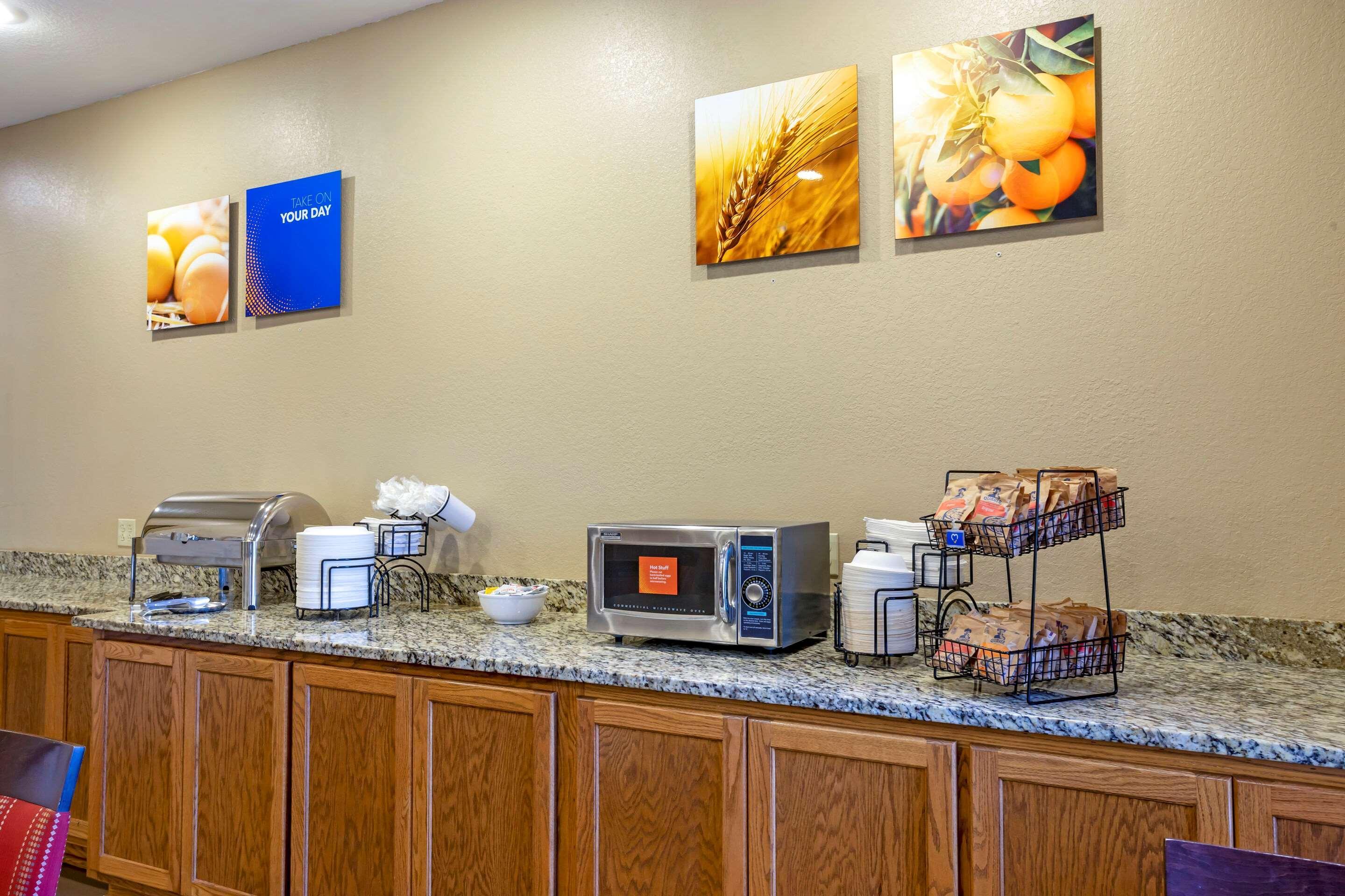 Comfort Inn & Suites Питтсбург Экстерьер фото