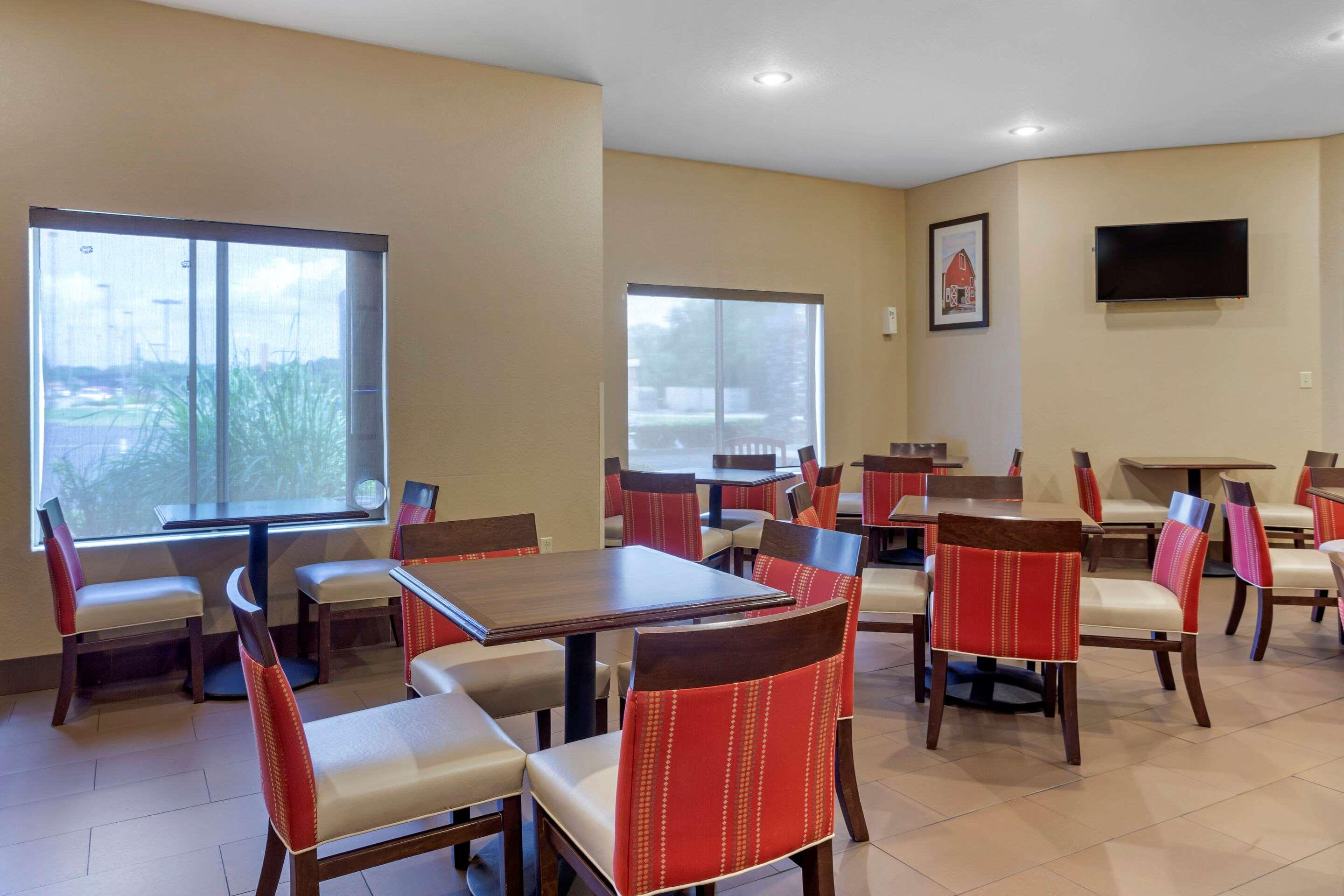 Comfort Inn & Suites Питтсбург Экстерьер фото