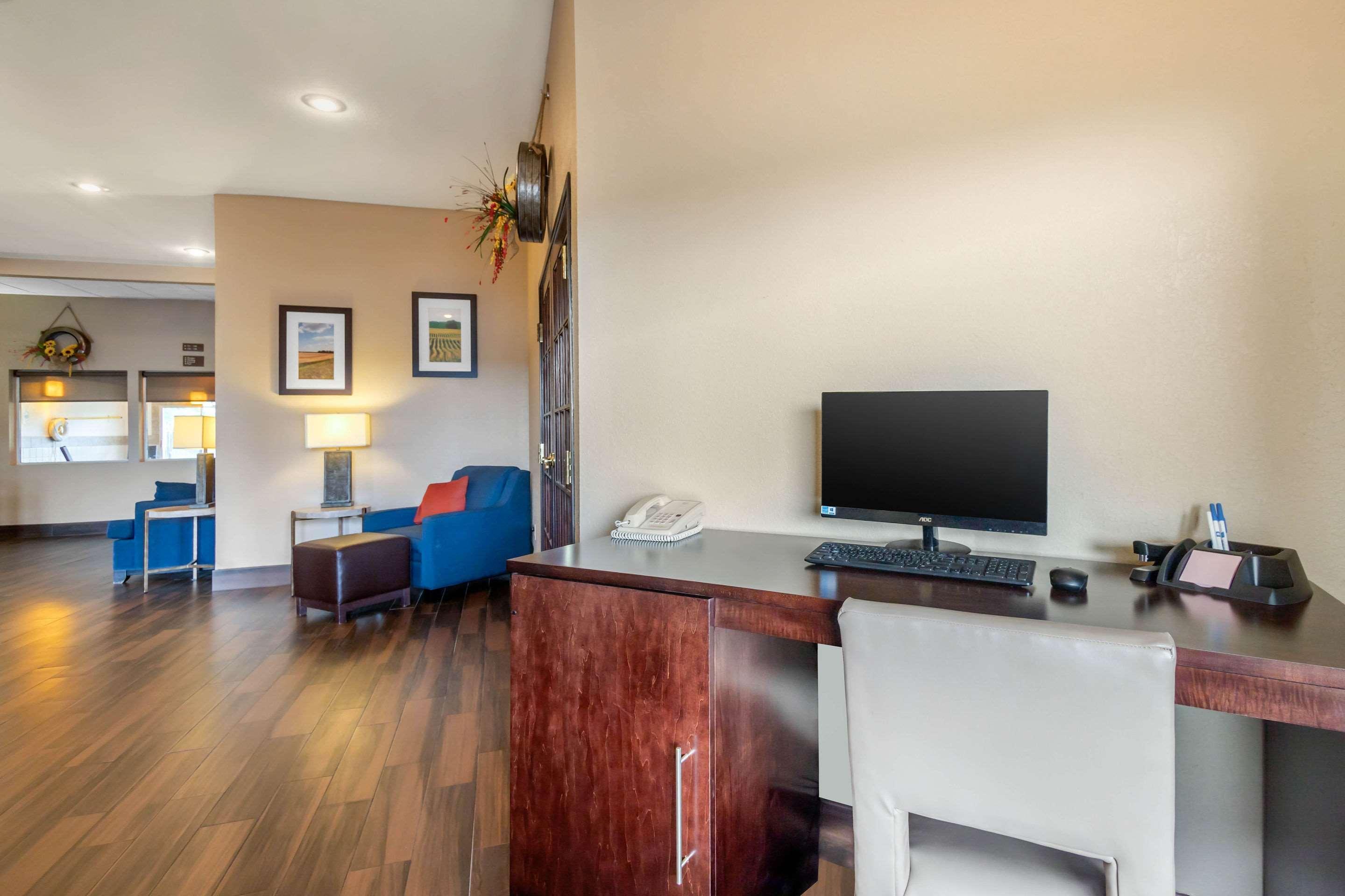 Comfort Inn & Suites Питтсбург Экстерьер фото
