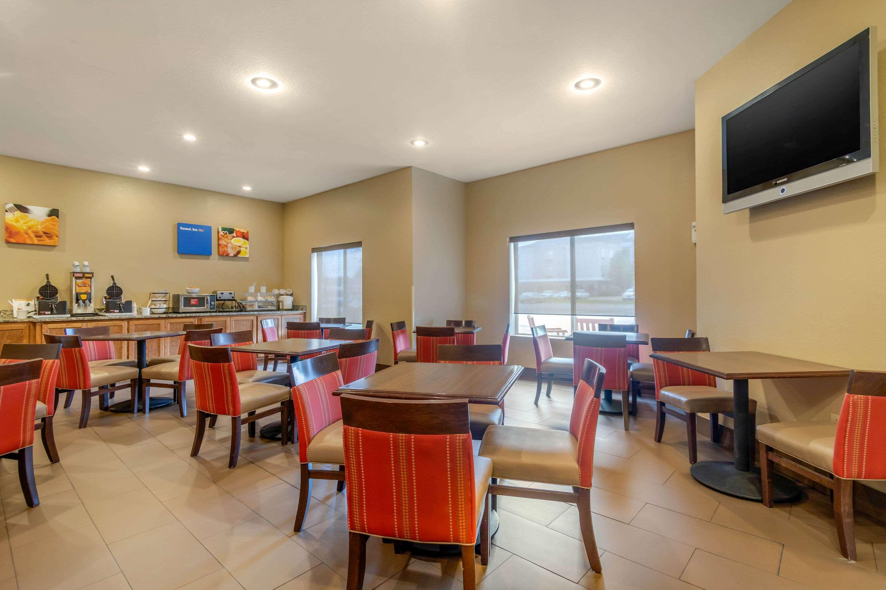 Comfort Inn & Suites Питтсбург Экстерьер фото