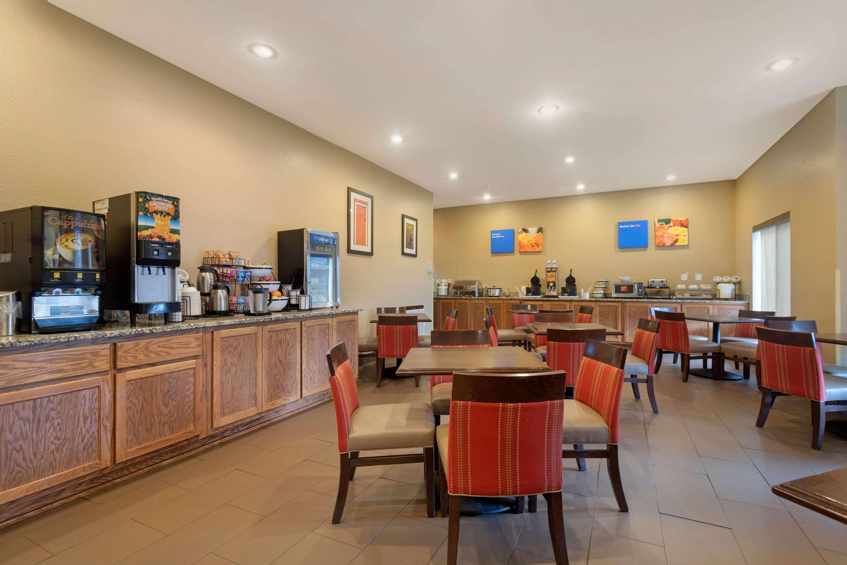 Comfort Inn & Suites Питтсбург Экстерьер фото