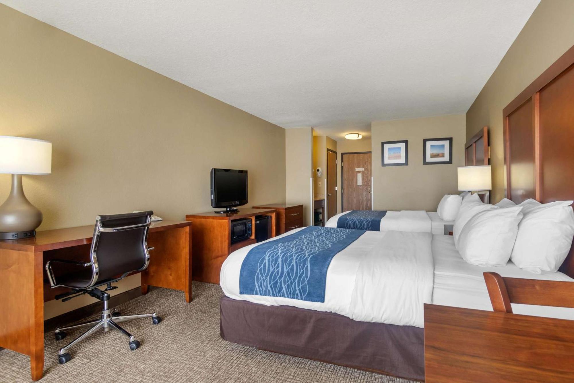Comfort Inn & Suites Питтсбург Экстерьер фото