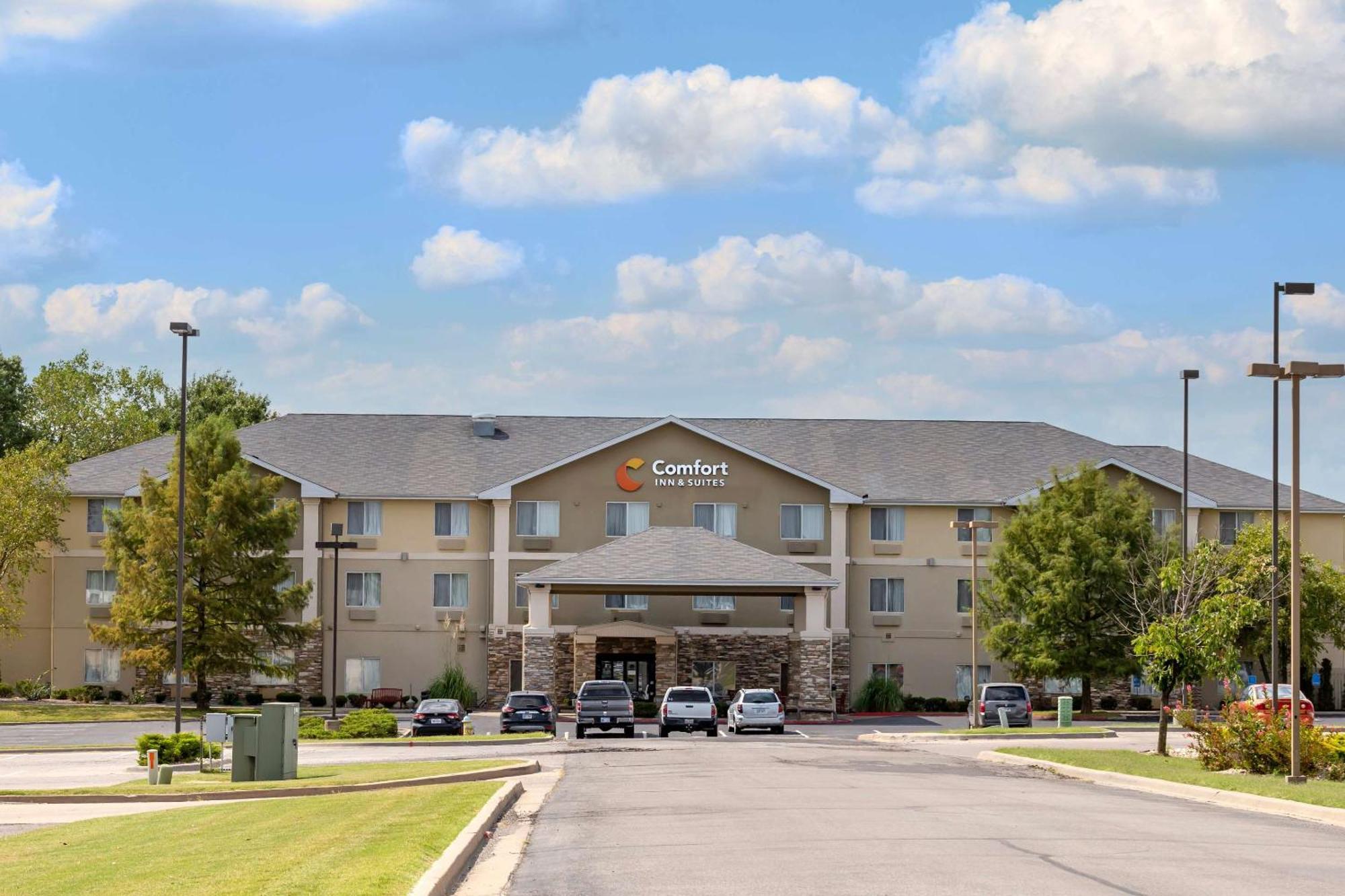 Comfort Inn & Suites Питтсбург Экстерьер фото